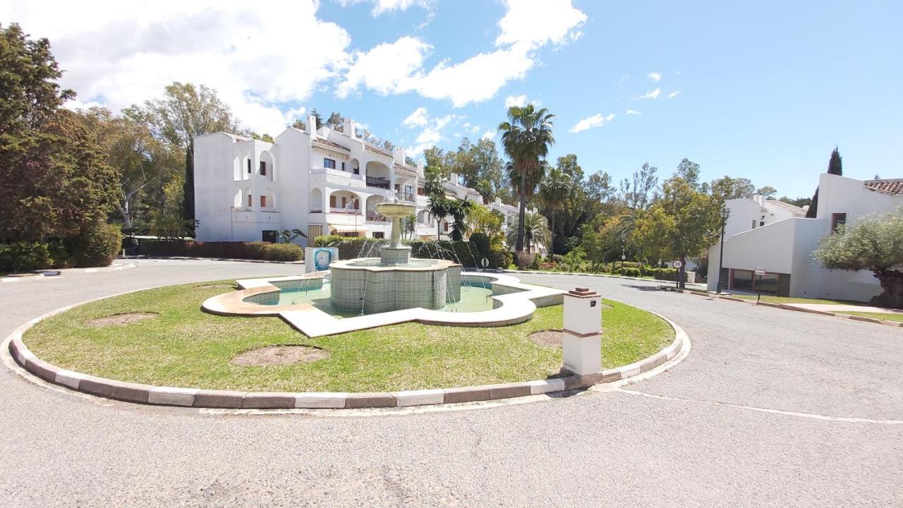 Del Parque Flats Le Village Marbella Golf Exterior photo