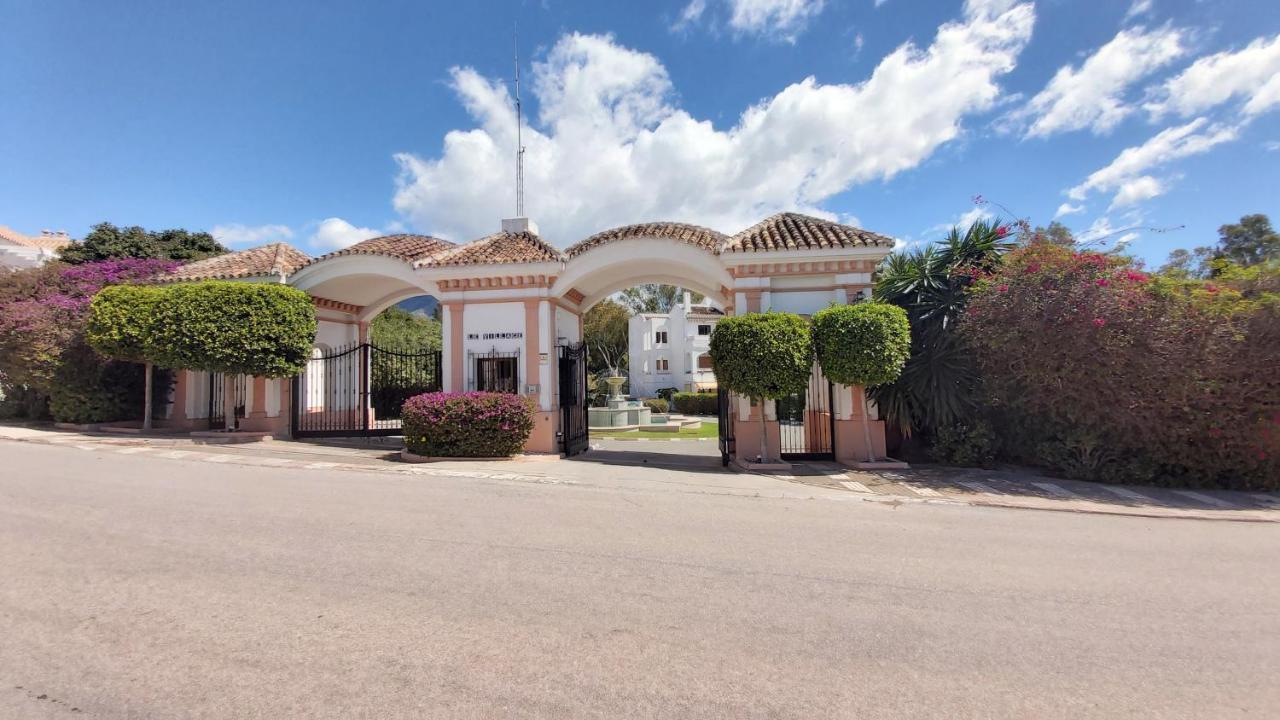 Del Parque Flats Le Village Marbella Golf Exterior photo